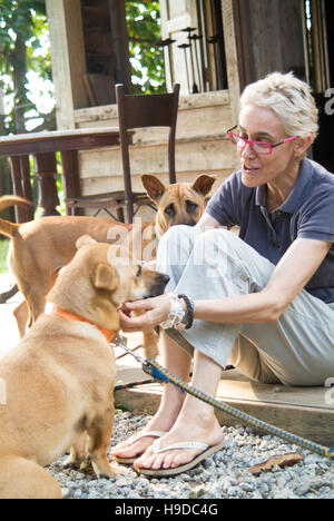 Australian hotelier Narelle McMurtrie à son resort BonTon sur l'île de Langkawi en Malaisie. Banque D'Images