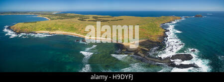 Vue panoramique aérienne de l'île Phillip près du littoral Nobbies Centre et l'Île ronde. Melbourne, Victoria, Australie Banque D'Images