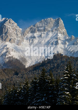 Pic de Grosser Buchstein, côté nord de la montagne Buchauer Sattel près d'Admont, parc national du Gesäuse, Styrie, Autriche Banque D'Images