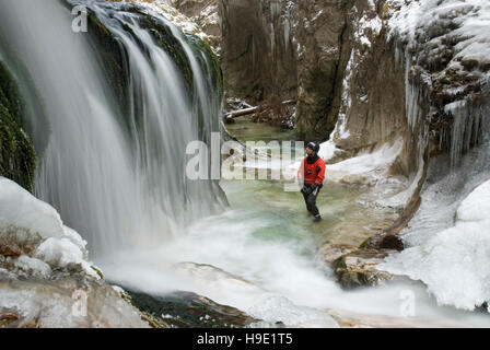 Pranzlgoldloch Haselschlucht cascade dans la gorge, dans le Parc National de Kalkalpen, Haute Autriche Banque D'Images