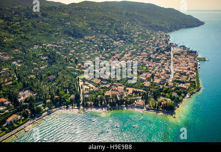 Vue aérienne, le lac de Garde, Lago di Garda, Torri del Benaco, Italie du Nord, Vénétie, Italie, il Europe vue aérienne Banque D'Images