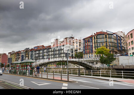 Pont de La Merced, Bilbao, Biscaye, Pays Basque, Pays Basque, Espagne, Europe Banque D'Images