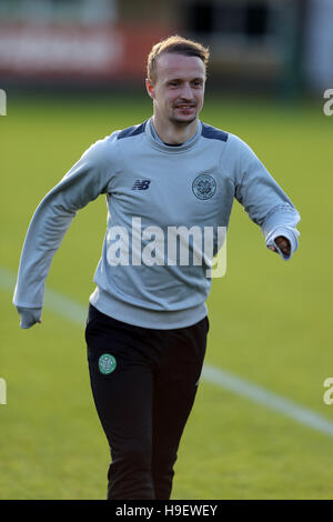 Du celtique Leigh Griffiths pendant une session de formation à venir de la phase de groupes de la Ligue des Champions match à Lennoxtown, Glasgow. Banque D'Images