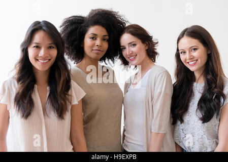 Portrait of smiling women Banque D'Images