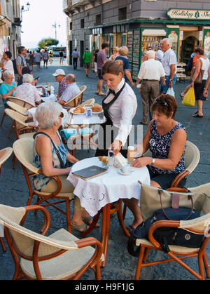 Scène de rue à Amalfi, Campanie, Italie Banque D'Images