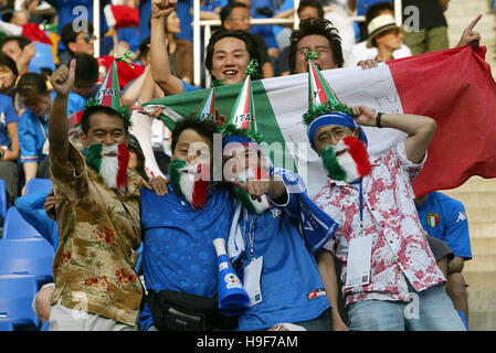 Des fans de l'Italie Italie / Croatie PREFECTURAL KASHIMA STADIUM IBARAKI AU JAPON 08 Juin 2002 Banque D'Images