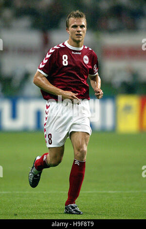 JESPER GRONKJAER DANEMARK & Chelsea FC STADE NIIGATA GRAND CYGNE NIIGATA AU JAPON 15 Juin 2002 Banque D'Images