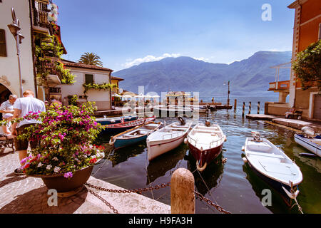 Limone sul Garda est une ville de Lombardie (Italie du nord), sur la rive du lac de Garde. Banque D'Images