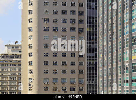 Brésil, Rio de Janeiro, centre-ville, vue détaillée des bâtiments sur Largo da Carioca. Banque D'Images
