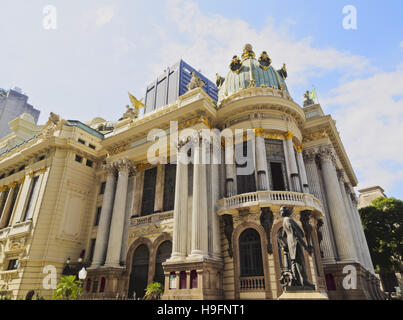 Brésil, Rio de Janeiro, vue sur le Theatro Municipal. Banque D'Images