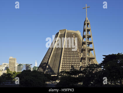 Brésil, Rio de Janeiro, vue de la cathédrale métropolitaine de Saint Sébastien. Banque D'Images