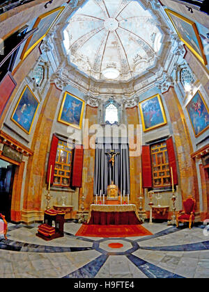 La Cathédrale de Cadix autel latéral détail peintures et des chaises détails toit Banque D'Images