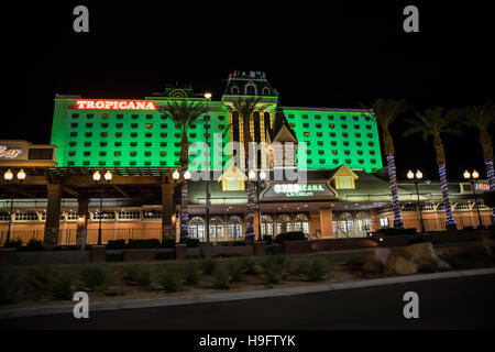 L'hôtel Tropicana Casino à Laughlin, Nevada USA le long de la rivière Colorado Banque D'Images