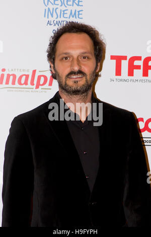 Turin, Italie. 22 Nov, 2016. L'acteur italien Fabio Troiano prend part à un dîner de bienfaisance au cours de Torino Film Festival. © Marco Destefanis/Pacific Press/Alamy Live News Banque D'Images