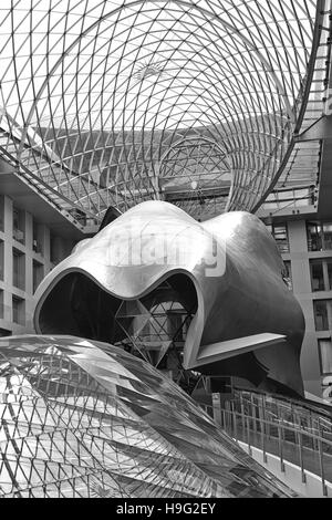 BERLIN, ALLEMAGNE - Juillet 2015 : Atrium de la DZ Bank Building à Berlin. Pariser Platz 3, Mitte, au centre de Berlin. C'est un bureau, conférence, et de séjourner Banque D'Images