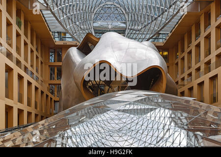 BERLIN, ALLEMAGNE - Juillet 2015 : Atrium de la DZ Bank Building à Berlin. Pariser Platz 3, Mitte, au centre de Berlin. C'est un bureau, conférence, et de séjourner Banque D'Images