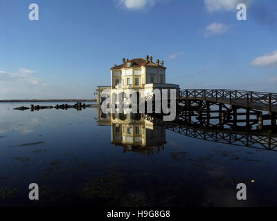 Chambre pour la chasse, la Casina ou Ostrichina par l'architecte Luigi Vanvitelli sur lac Fusaro, Naples, Bacoli, Campanie, Italie Banque D'Images