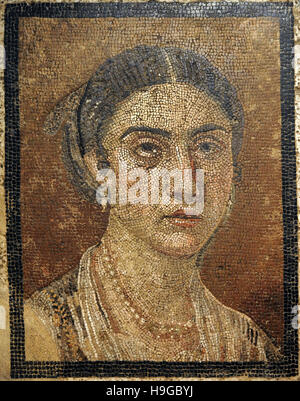 Mosaïque romaine. Portrait féminin. Pompéi (VI, 15, 14). Tablinum. 1er siècle avant JC. Musée Archéologique National, Naples. L'Italie. Banque D'Images