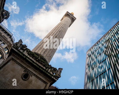 Monument au grand incendie de Londres par Sir Christopher Wren, Londres, Royaume-Uni. Banque D'Images