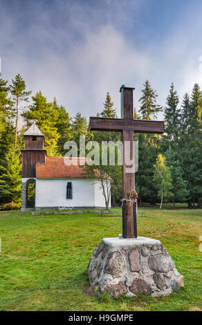 Chapelle Sainte Anne, à l'église hongroise Lacul Sfanta Ana, le lac du cratère dans l'Est des Carpates, Szekely Terre, Transylvanie, Roumanie Banque D'Images