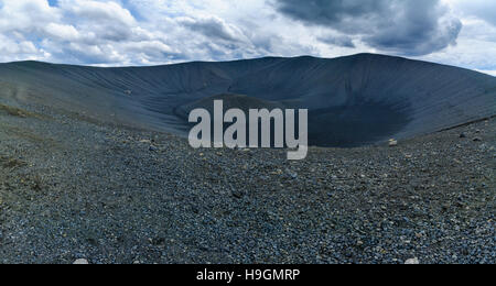 Le Hverfjall (Hverfell) Cône de téphra ou anneau de tuf volcano. Près du lac Myvatn, nord-est de l'Islande Banque D'Images