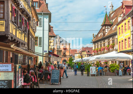 Obernai, ville pittoresque, route touristique du vignoble alsacien Bas-rhin, Alsace, France Banque D'Images