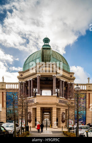 Le Trafford Centre et l'entrée du dôme, Manchester. Banque D'Images