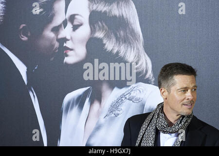 Madrid, Espagne. 22 Nov, 2016. Brad Pitt est allé(e) à' première mondiale au Cinéma Cinéma Callao Madrid durant le première semaine le 22 novembre 2016 à Madrid Crédit : Jack Abuin/ZUMA/Alamy Fil Live News Banque D'Images