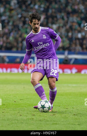 Lisbonne, Portugal. 22 Nov, 2016. Le milieu de terrain du Real Madrid Espagne à partir de la CITP (22) au cours de la partie de la Ligue des Champions, groupe F, Sporting CP vs Real Madrid CF Crédit : Alexandre de Sousa/Alamy Live News Banque D'Images