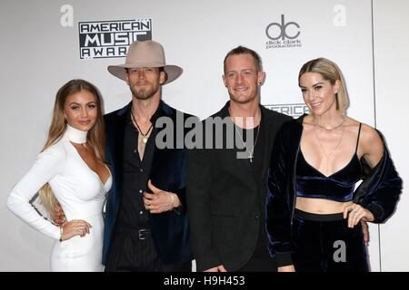 Hayley Stommel, Tyler Hubbard Hubbard, Brian Kelley, Brittney Marie Cole Kelley à arrivées pour 2016 American Music Awards (AMA) - Arrivées 3, Microsoft Theatre, Los Angeles, CA, 20 novembre 2016. Photo par : Priscilla Grant/Everett Collection Banque D'Images