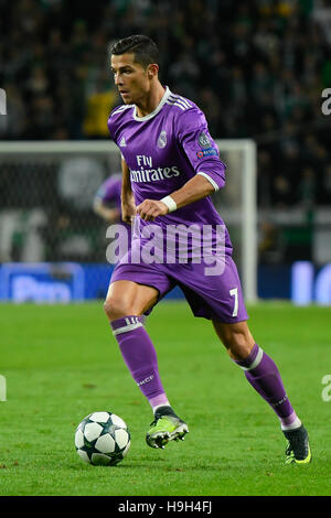 Lisbonne, Portugal. 22 novembre, 2016. SPORTING-REAL MADRID - Ronaldo en action lors d'un match de football de la Ligue des Champions entre le Real Madrid et sportifs, à Lisbonne, Portugal. Photo : Bruno de Carvalho/ImagesPic imagespic : Crédit/Alamy Live News Banque D'Images