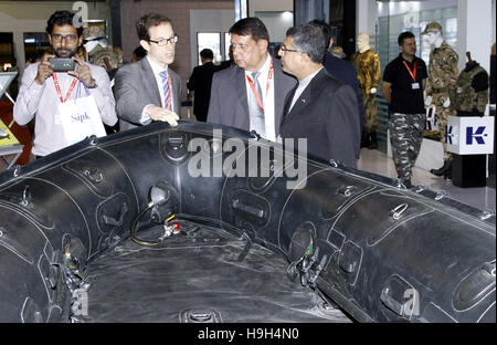 Vues d'idées-2016 exposition organisée à Karachi Expo Centre le mercredi, Novembre 23, 2016. Plusieurs protocoles d'entente (PE) ont été signés sur le premier et deuxième jour en cours de la neuvième exposition internationale en matière de défense et de séminaire (idées) 2016 qui aura lieu à l'Expo Center à Karachi. Banque D'Images