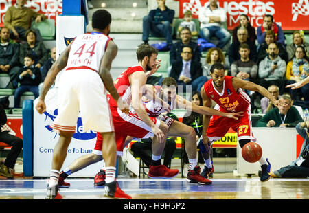 Murcia, Espagne. 23 novembre, 2016. Match de basket entre l'EuroCup CB Murcia Ucam et FC Bayern Munich au Palacio de los Deportes en Murcie. Credit : ABEL F. ROS/Alamy Live News Banque D'Images