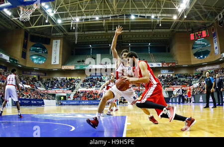 Murcia, Espagne. 23 novembre, 2016. Match de basket entre l'EuroCup CB Murcia Ucam et FC Bayern Munich au Palacio de los Deportes en Murcie. Credit : ABEL F. ROS/Alamy Live News Banque D'Images