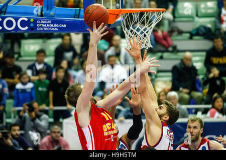 Murcia, Espagne. 23 novembre, 2016. Match de basket entre l'EuroCup CB Murcia Ucam et FC Bayern Munich au Palacio de los Deportes en Murcie. Credit : ABEL F. ROS/Alamy Live News Banque D'Images