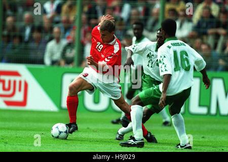 EBBE SAND & KHAMIS AL OWAIRAN ARABIE SAOUDITE / DANEMARK 16 Juin 1998 Banque D'Images