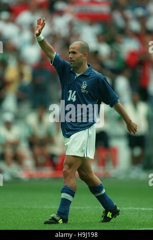 その他 2000 DS INTER Luigi Di Biagio Auto その他 2000 DS INTER Luigi Di Biagio Auto 2000 DS Card