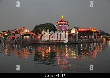 Chine, Jiangsu, Suzhou, Shantang Vieille Ville, pagode, vieilles maisons, place du canal, Banque D'Images