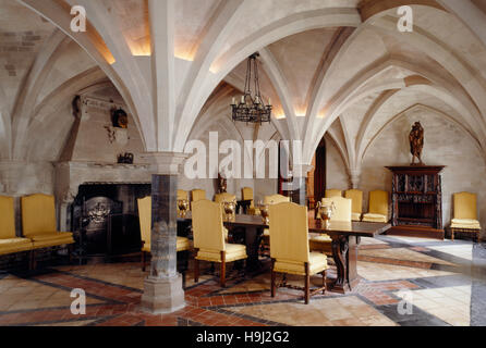 La salle à manger qui date de 13 et c'est une salle voûtée en pierre voûtée et prix qui permet d'être le Salon des moines à l'abbaye d'Anglesey, Cambridgeshire Banque D'Images