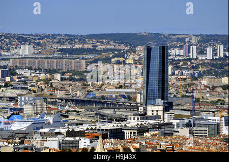 Vue aérienne de Marseille a été prise depuis le sommet de Notre Dame de la Garde Banque D'Images