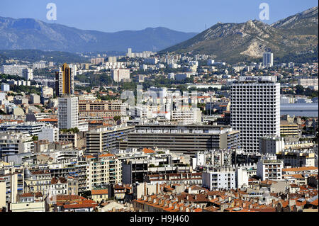 Vue aérienne de Marseille a été prise depuis le sommet de Notre Dame de la Garde Banque D'Images