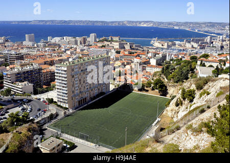 Vue aérienne de Marseille a été prise depuis le sommet de Notre Dame de la Garde Banque D'Images