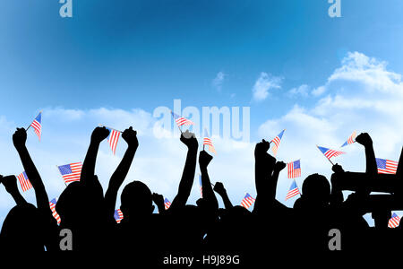 Image composite de silhouettes de supporters de football Banque D'Images