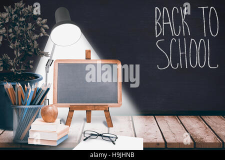 Image composite de message retour à l'école Banque D'Images