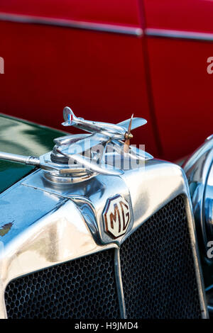 1933 MG Magnette Airplane hood ornament Banque D'Images