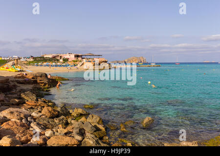 L'Espagne, Îles Baléares, Ibiza, plage Cala Comte Banque D'Images