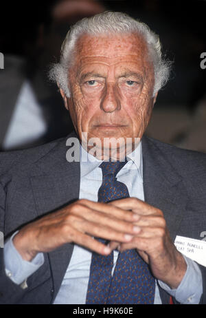 Giovanni Agnelli, a dit : "Gianni" et également connu sous le nom de l'avocat (Turin, 12 mars 1921 - Turin, 24 janvier 2003), était un entrepreneur et homme politique italien, actionnaire principal et directeur de la FIAT au sommet, ainsi qu'un sénateur à vie. Banque D'Images