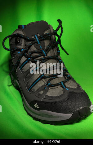 Decathlon chaussures de trekking Photo Stock Alamy