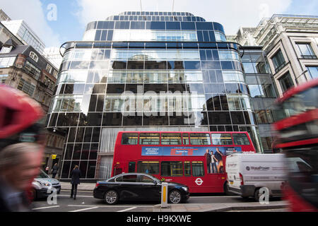 Vue générale de Goldman Sachs' siège britannique, dans Fleet Street, Londres. La banque est l'une des plusieurs répandu pour être la planification d'un déménagement à Francfort après la décision du Royaume-Uni de quitter l'Union européenne. ASSOCIATION DE PRESSE Photo. Photo date : vendredi 18 novembre, 2016. Crédit photo doit se lire : Matt Crossick/PA Wire Banque D'Images