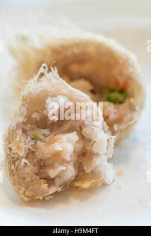 Dim sum chinois boulettes de taro frit - cuisine Chinoise groumet Banque D'Images